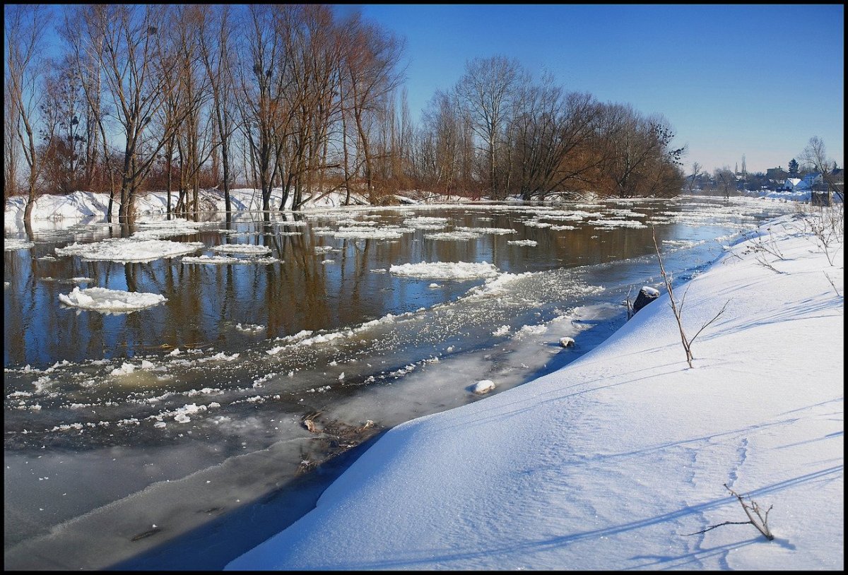 Весенний пейзаж ледоход