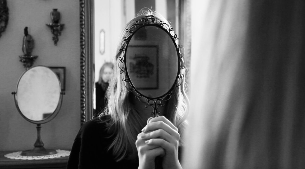 («Отражение в зеркале», 1840