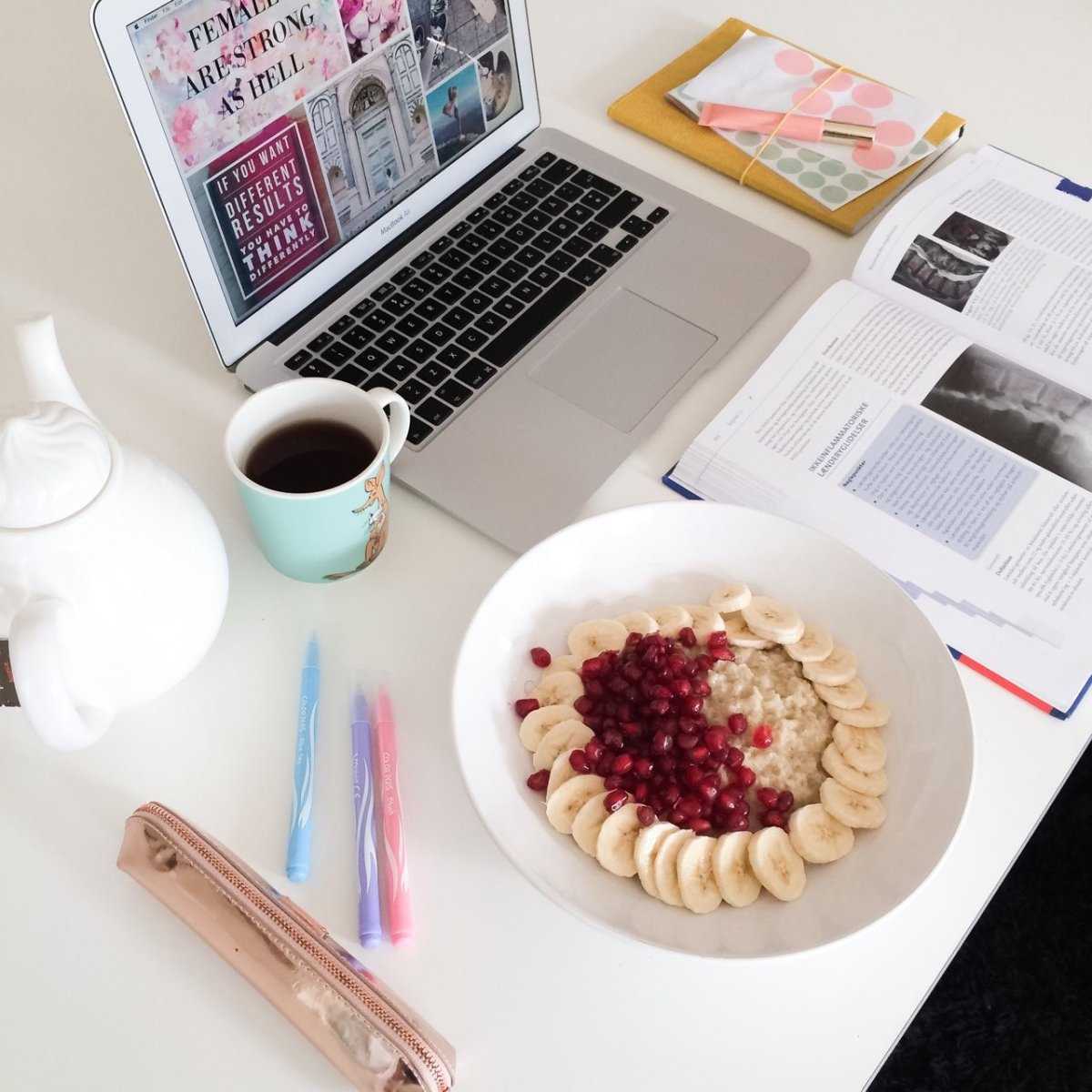 Декор рабочего места