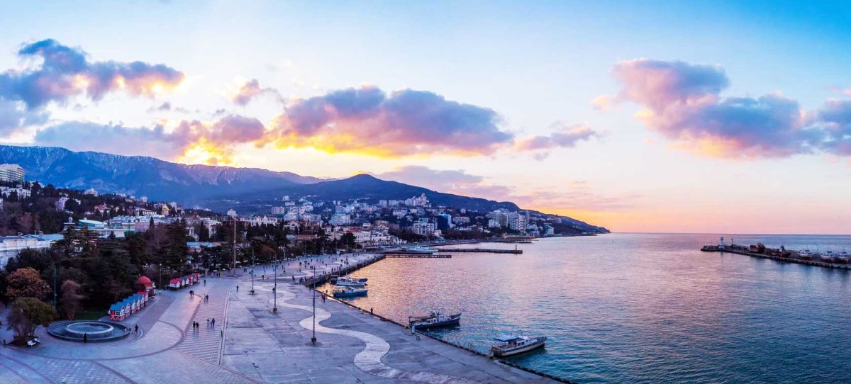 Чёрное море Ялта набережная
