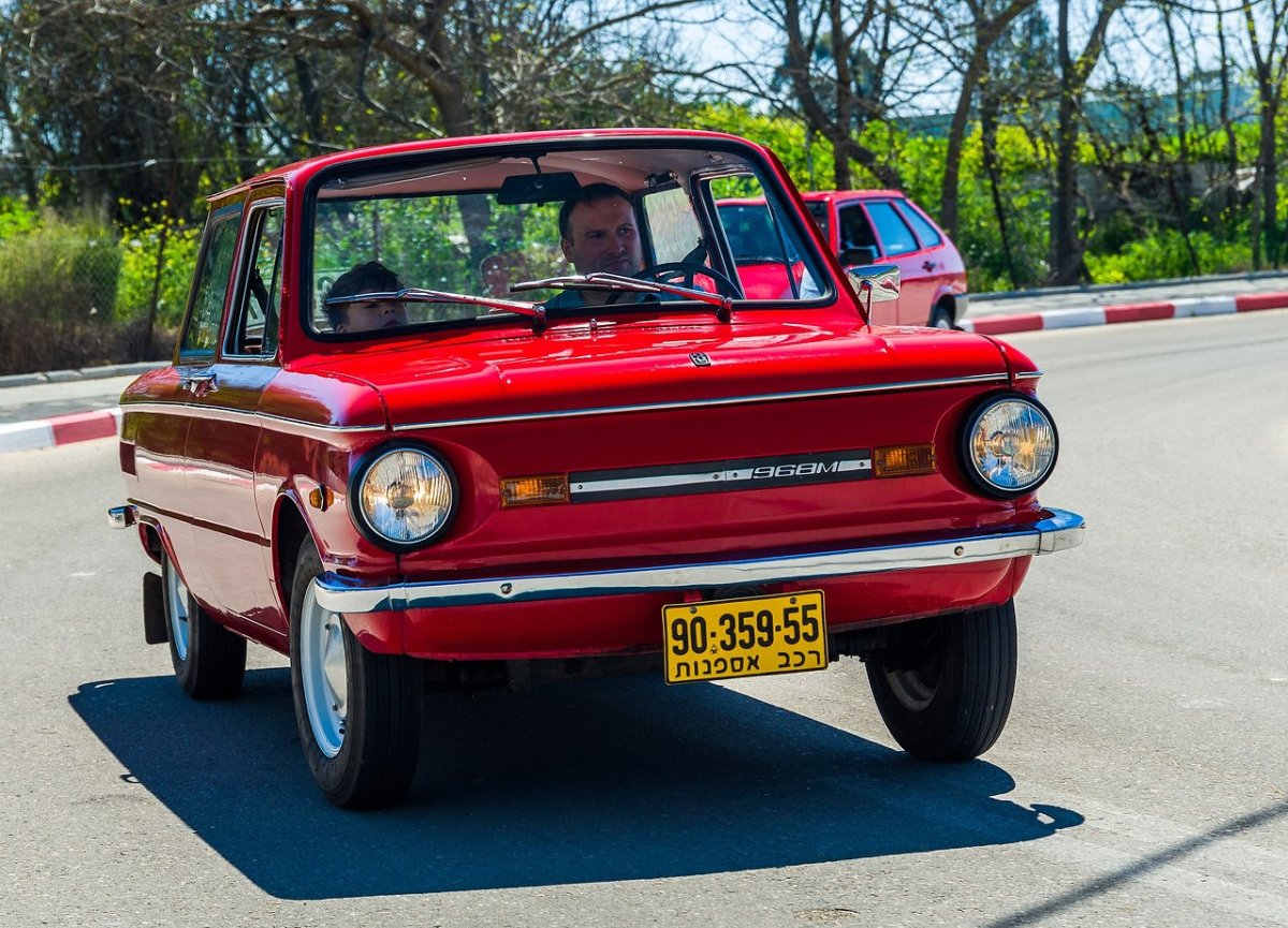 ЗАЗ 965 И девушки