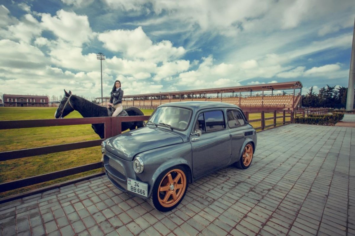 ЗАЗ И девушки