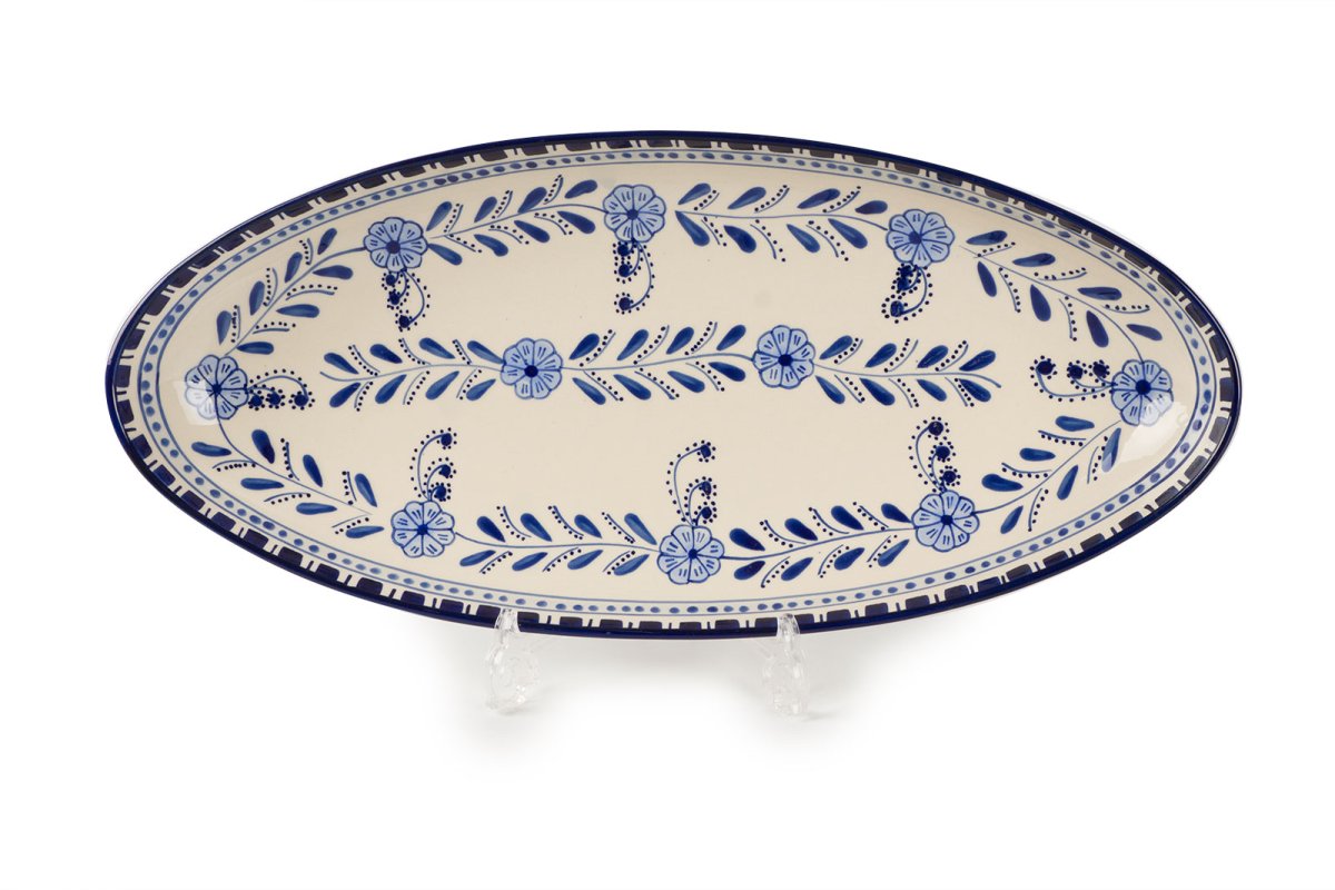 Овальная тарелка