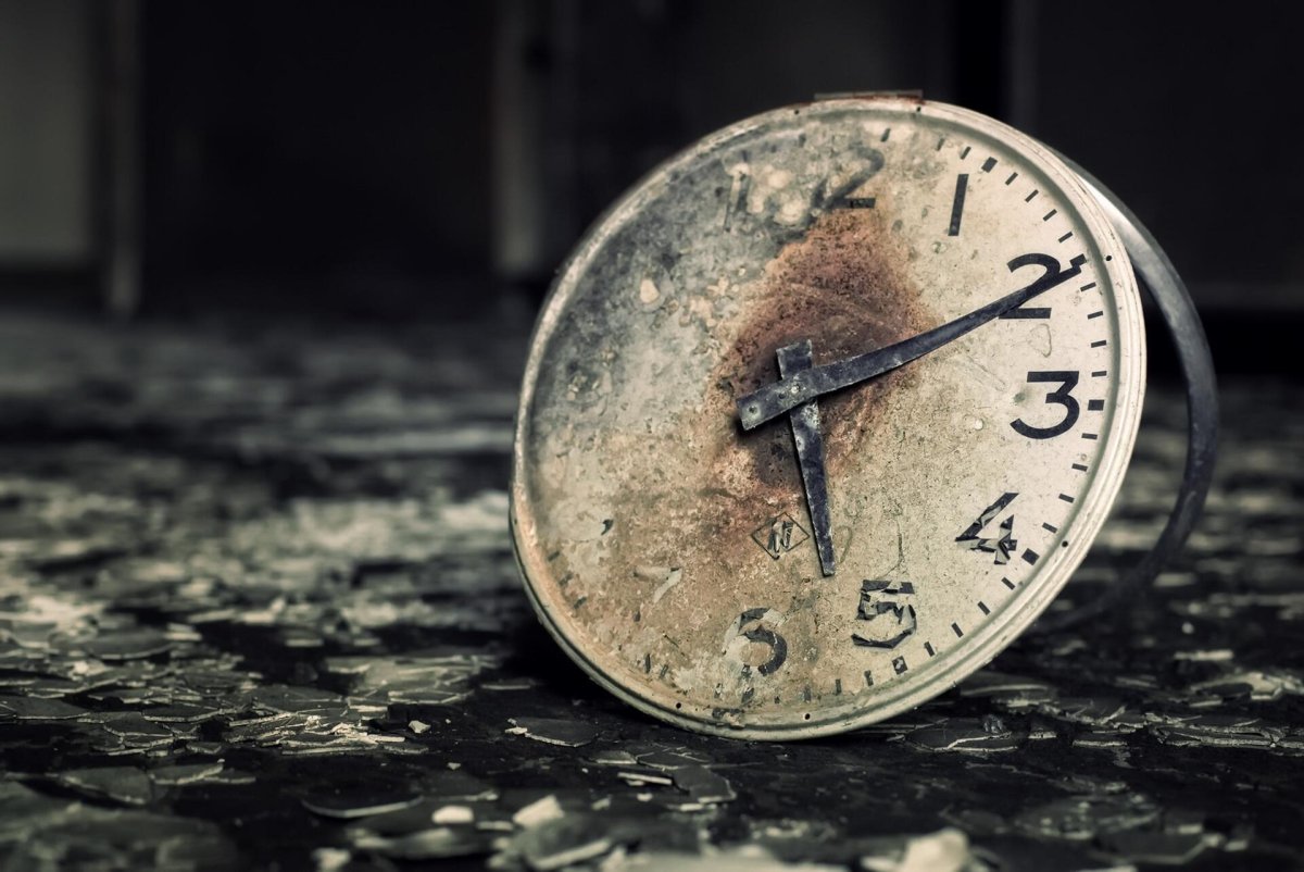Поломанные часы