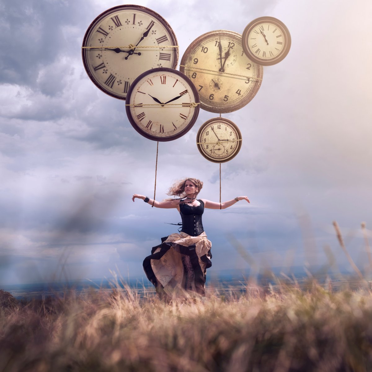 Девушка с часами