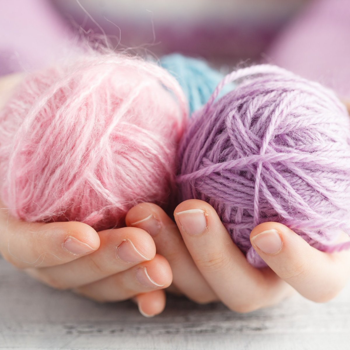 Пряжа в руках