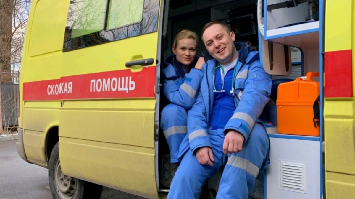 Врач скорой помощи вектор