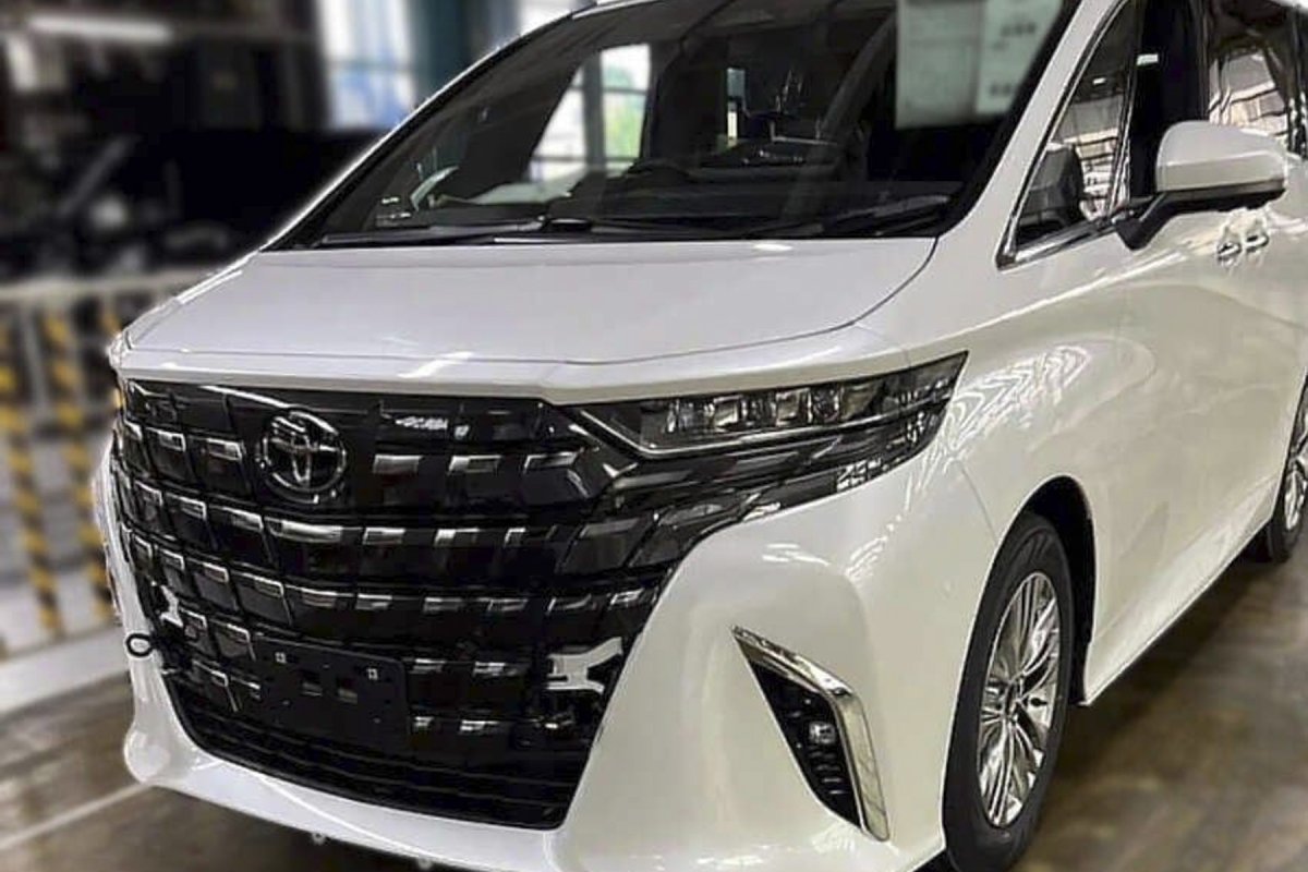 Toyota Alphard Modellista