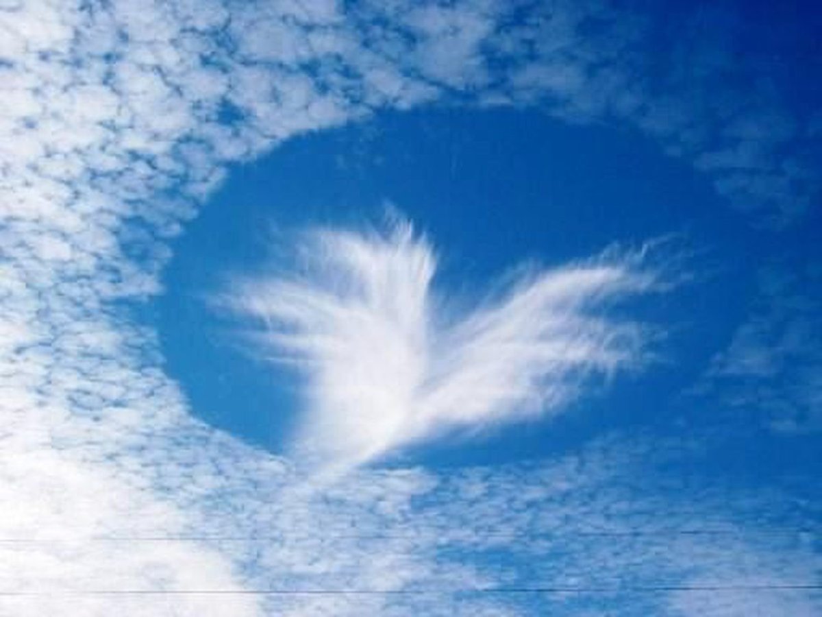 Ангел из облаков фото