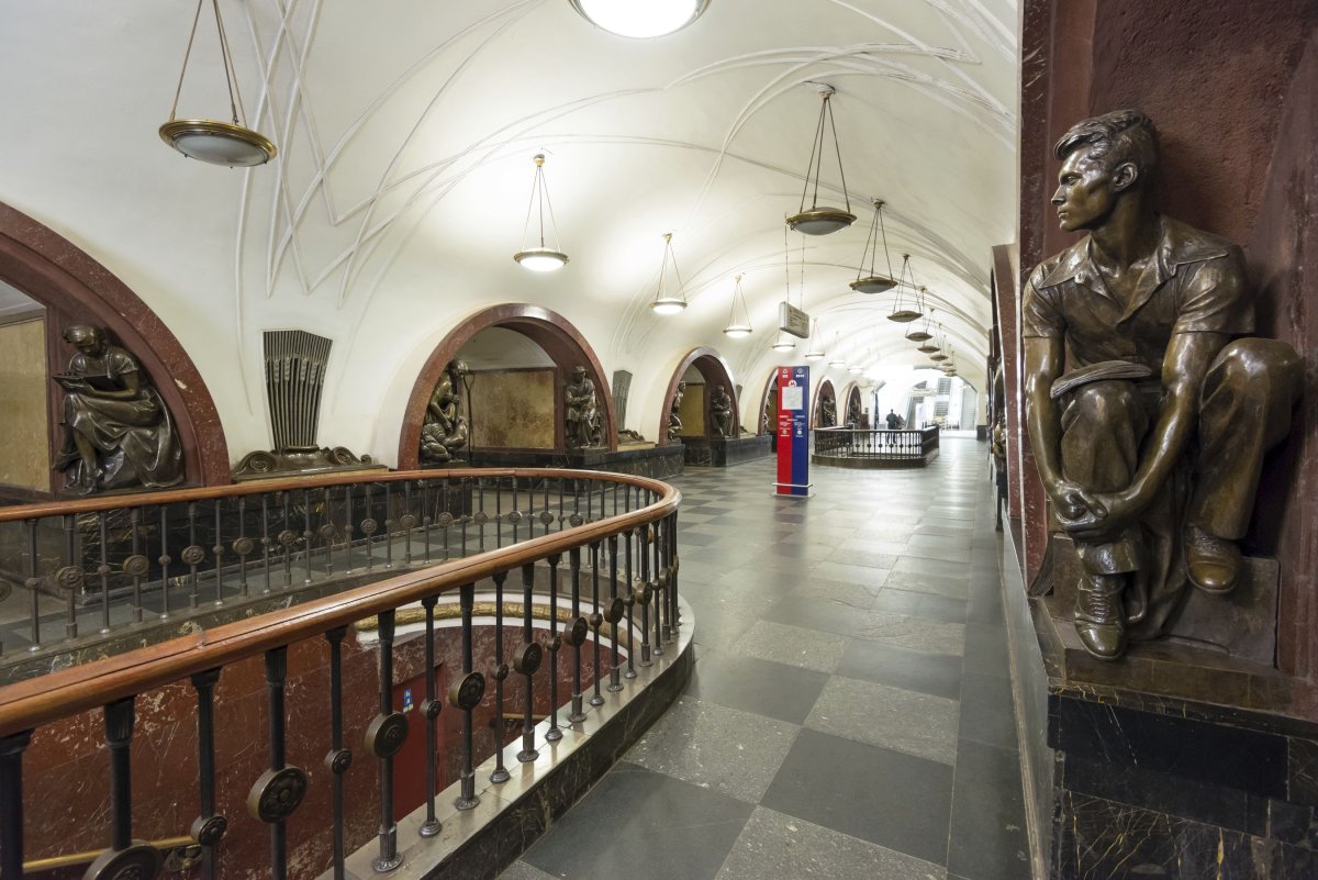 Самые красивые станции метро Москвы площадь революции