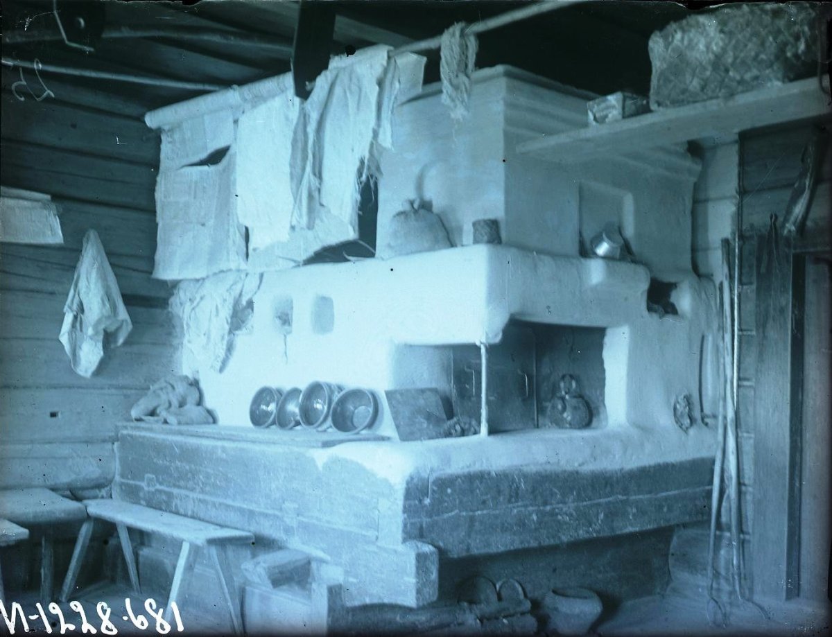 Старинная печь лежанка 17век