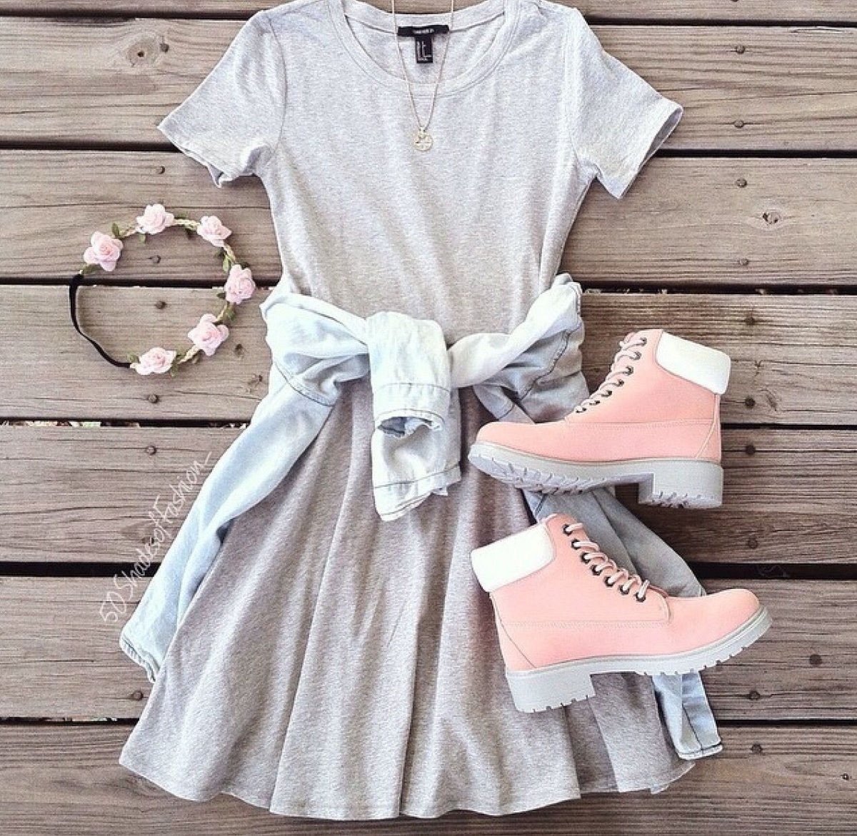 Красивые наборы одежды для девушек