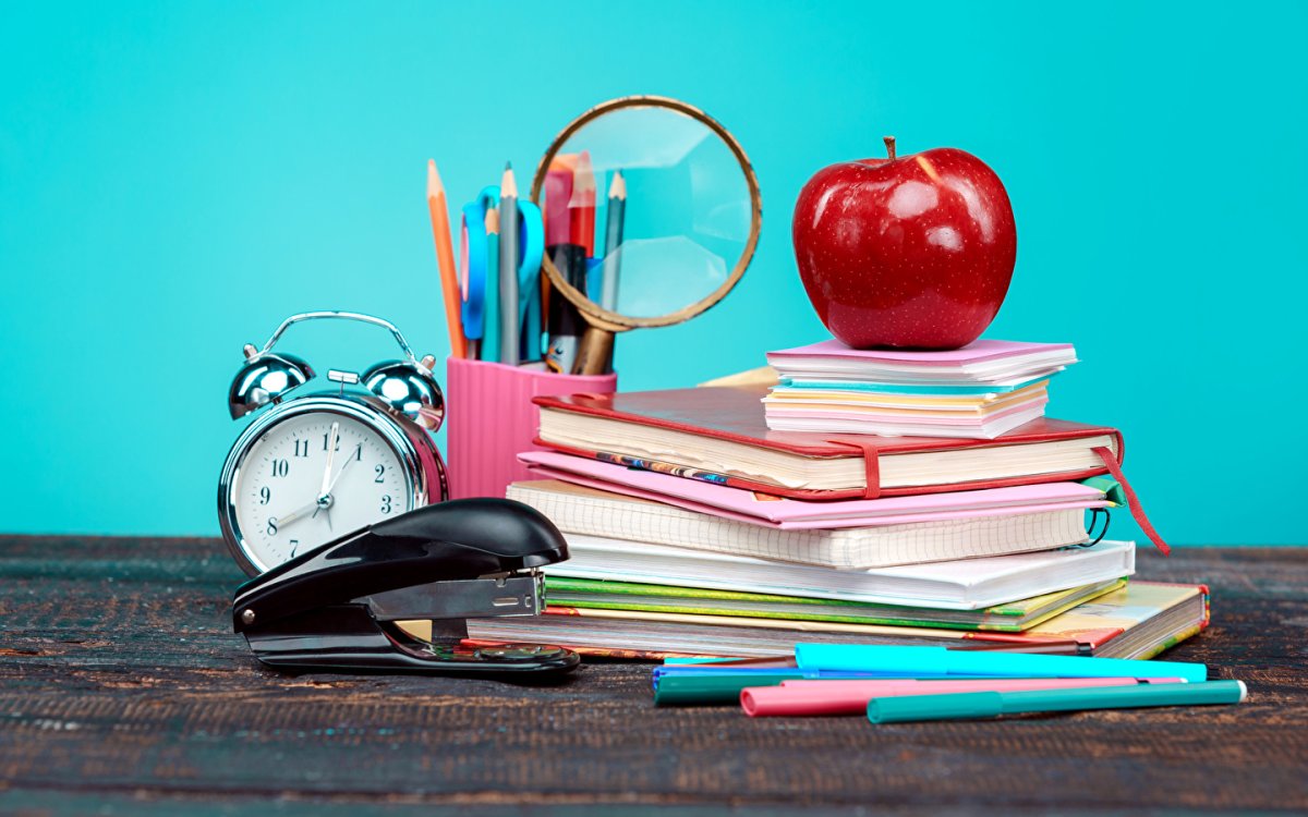 Школьные принадлежности