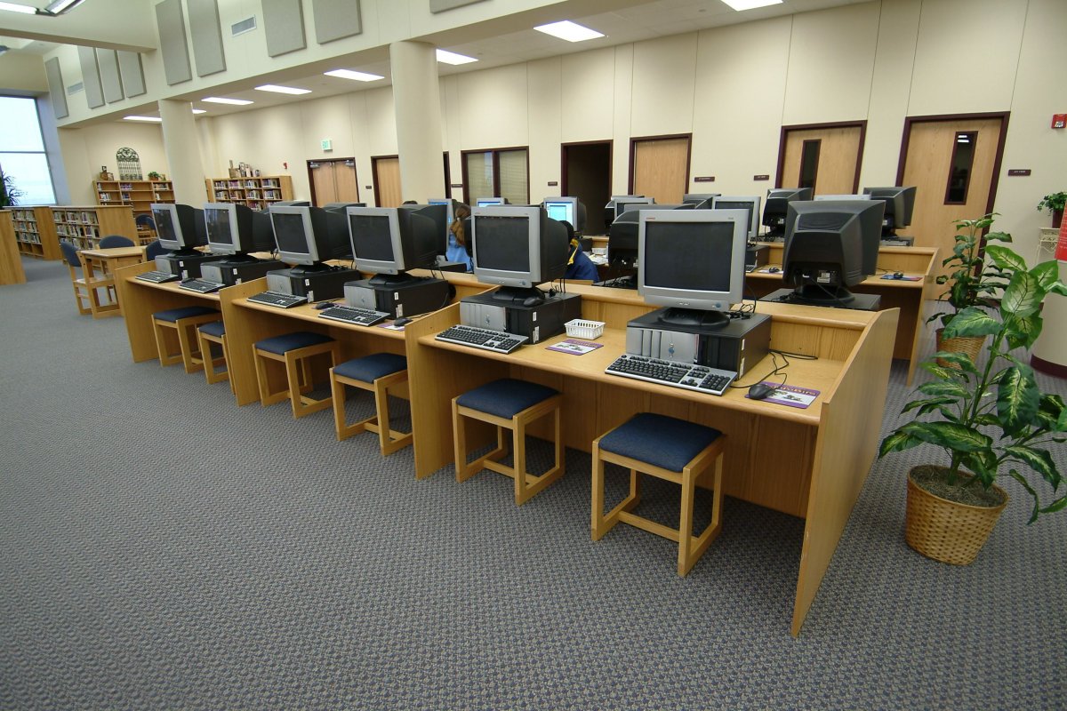 Интерьер компьютерного класса