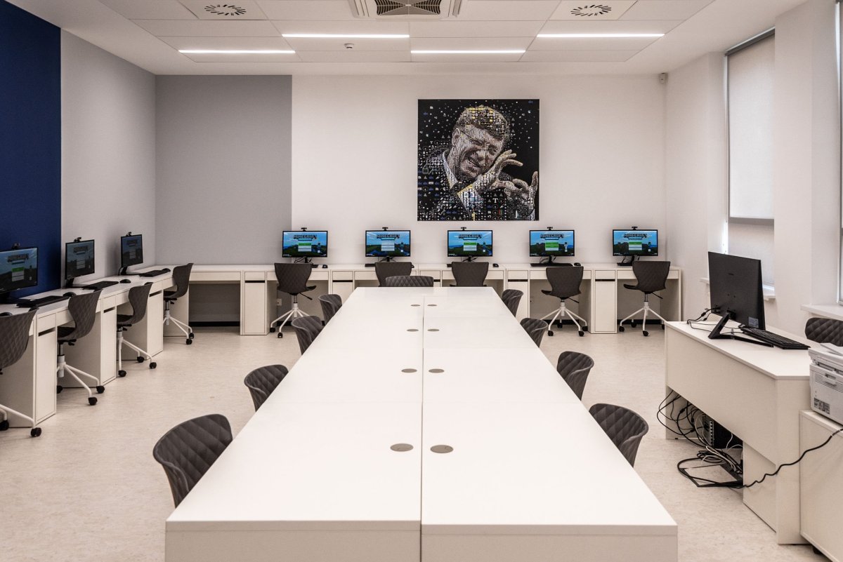 Ул.Социалистическая 141 компьютерная Академия шаг