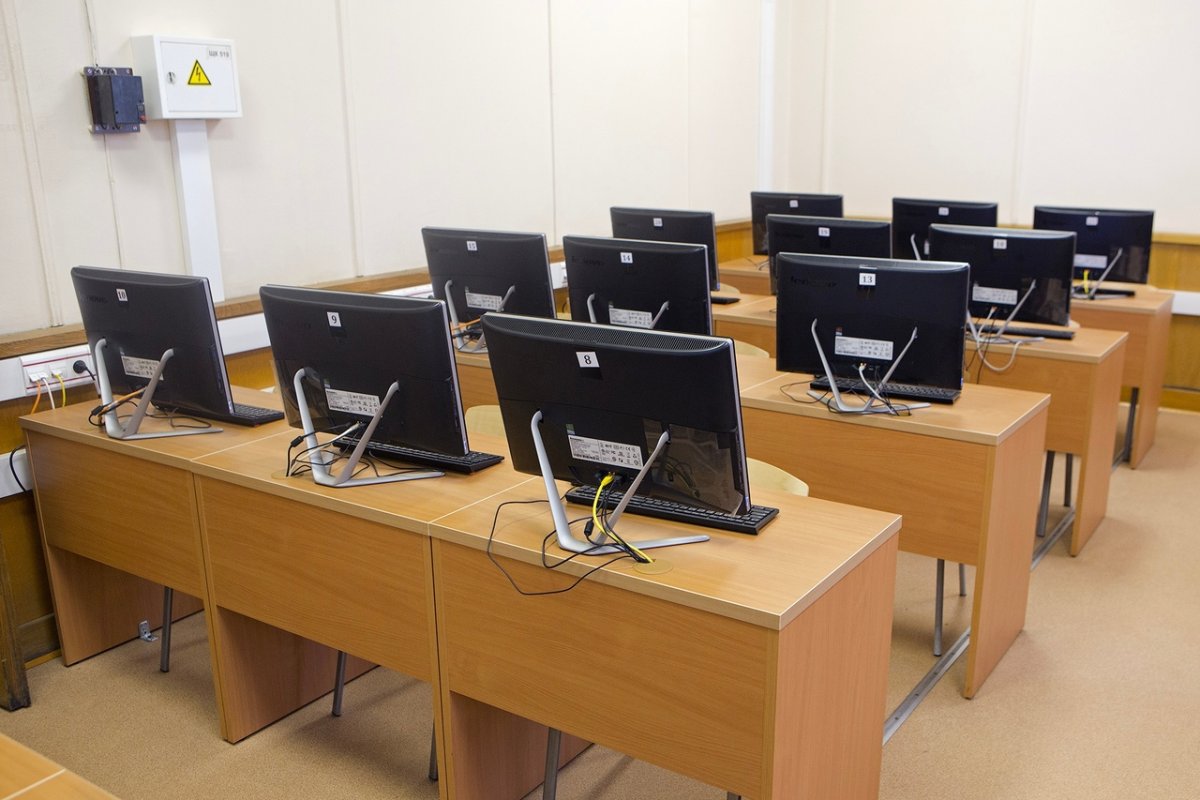 Компьютерный класс в школе