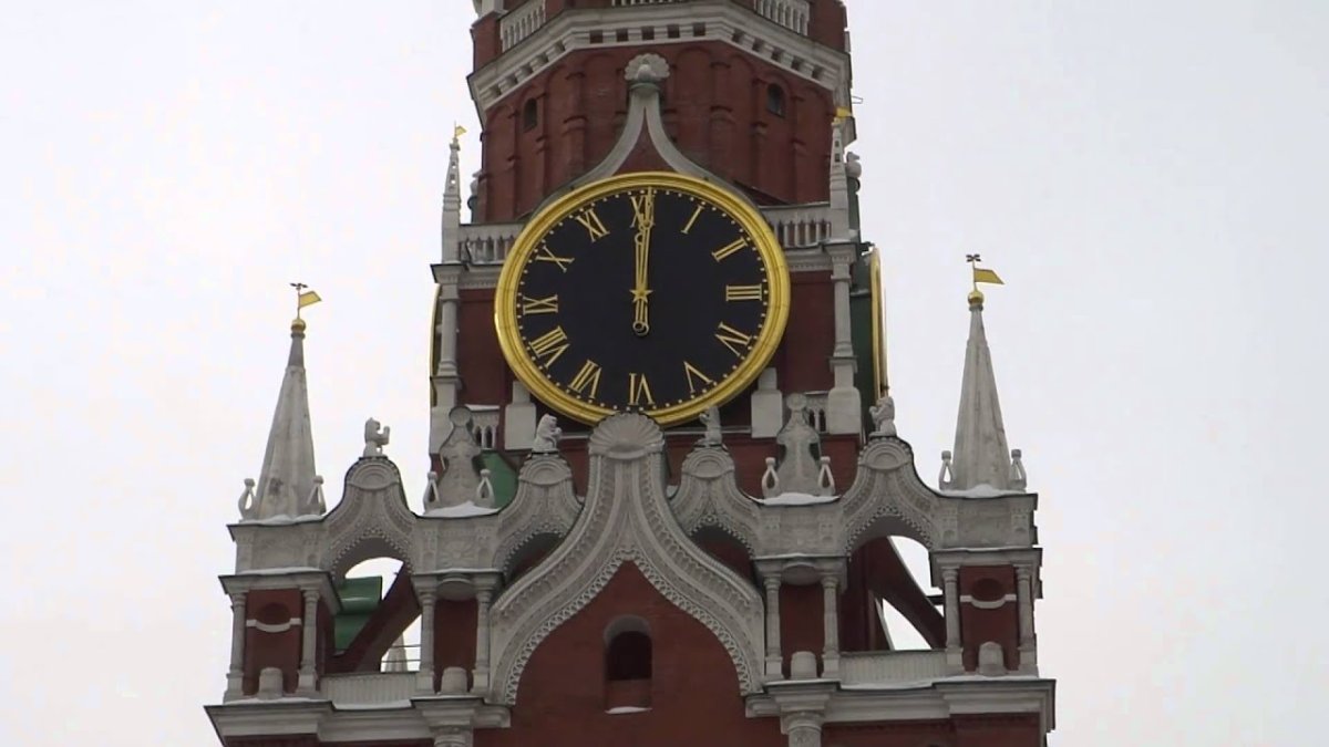 Салют над красной площадью