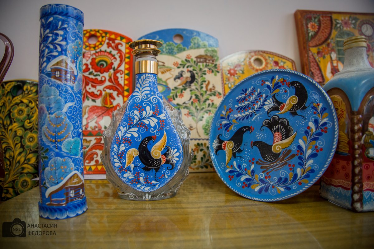 Холмогорская роспись рукодельницы