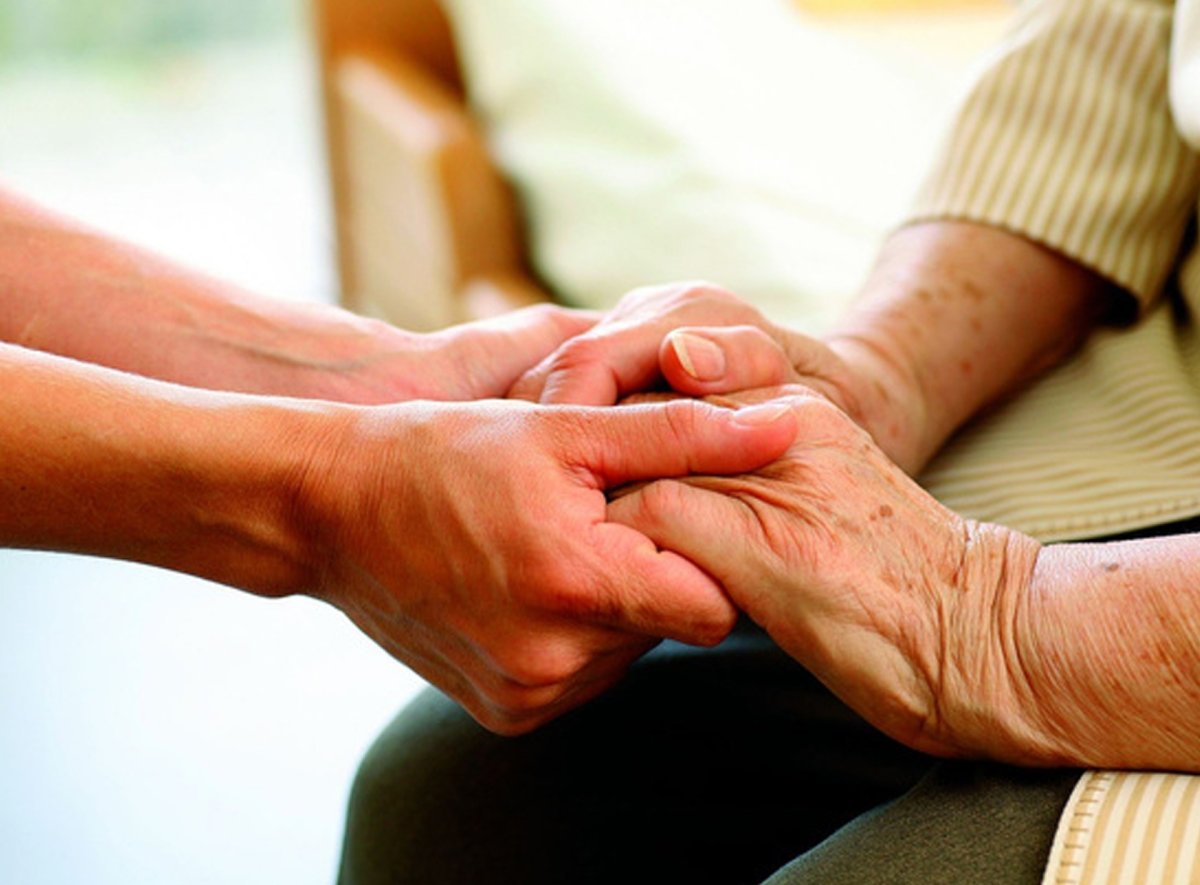 Поддержка пожилых людей