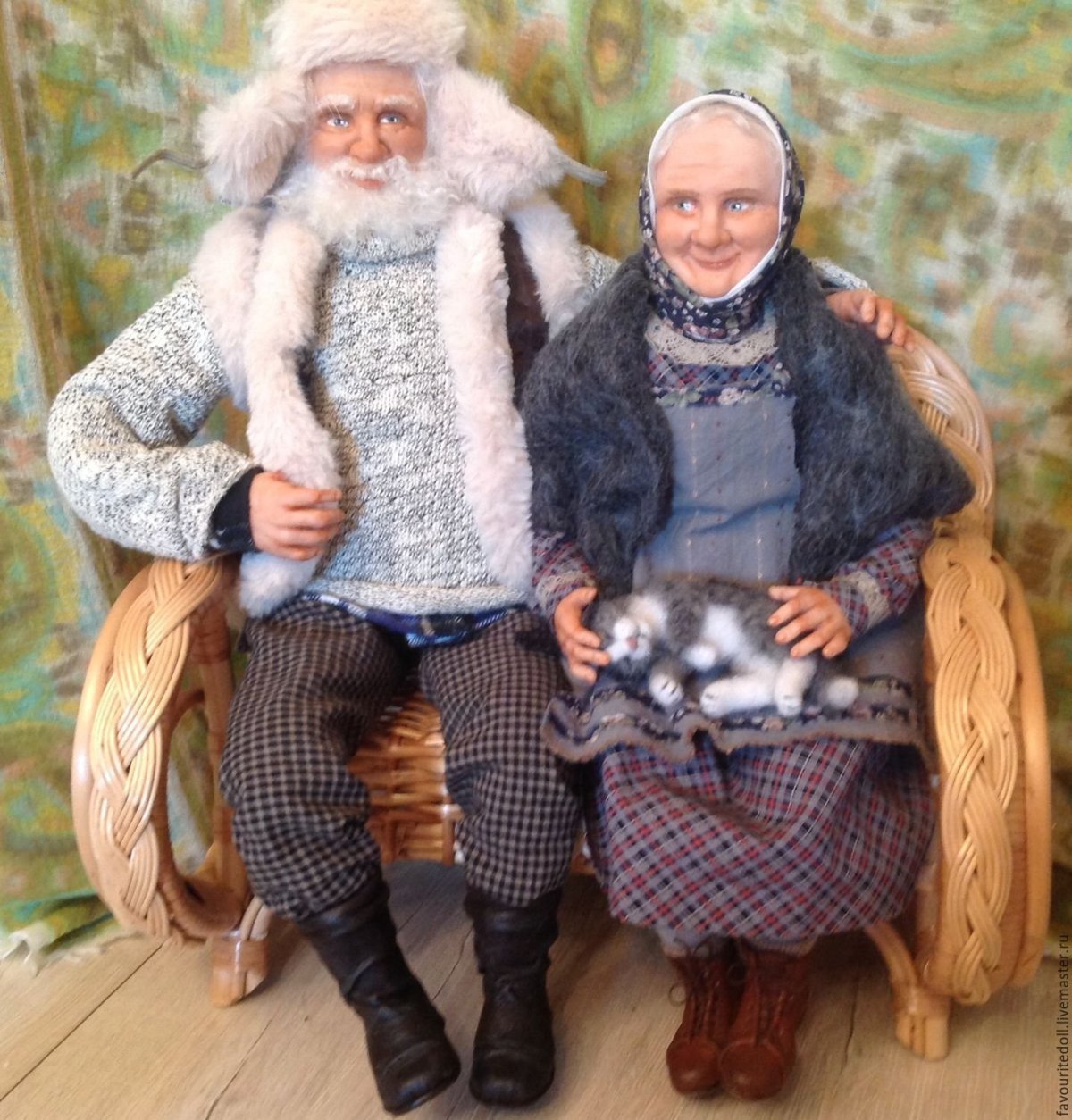 Кукла дед с гармошкой