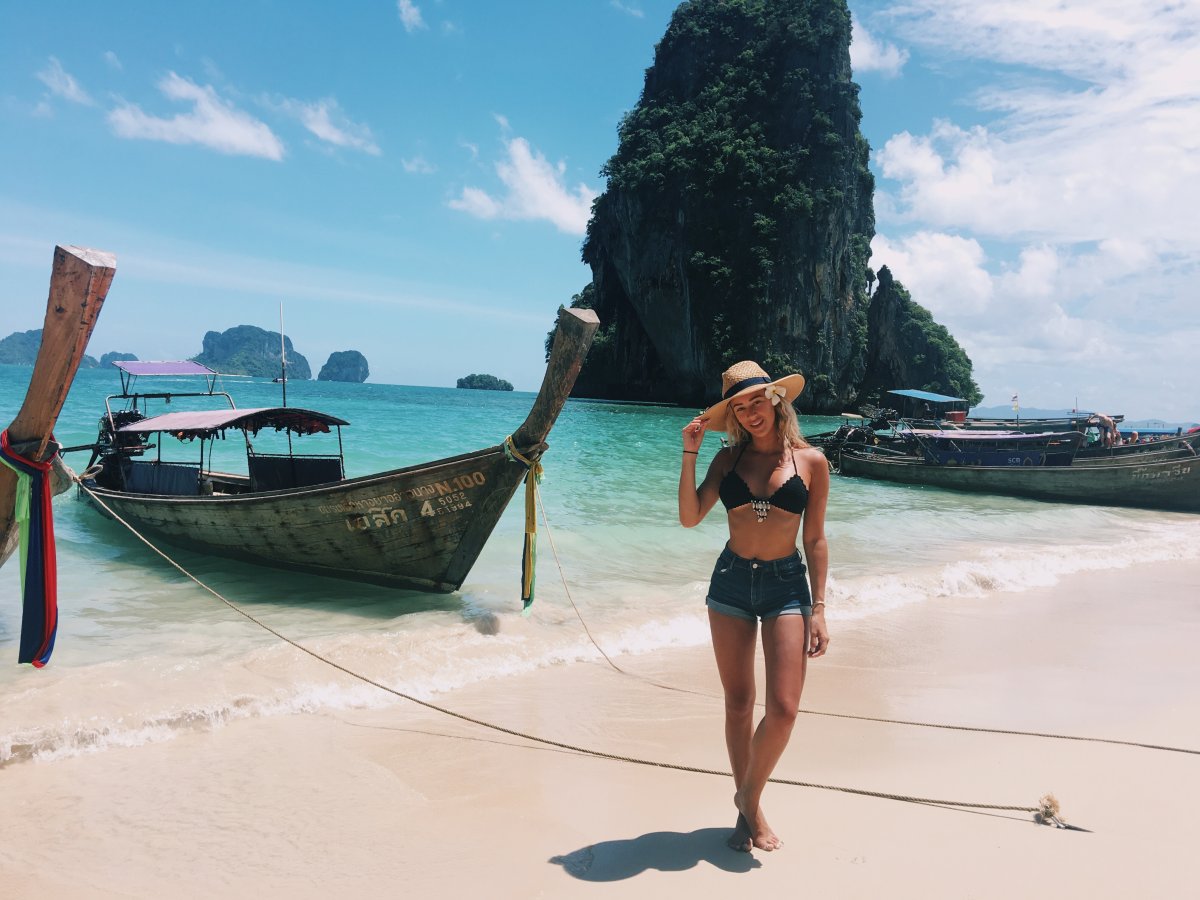 Пхукет девушка на пляже