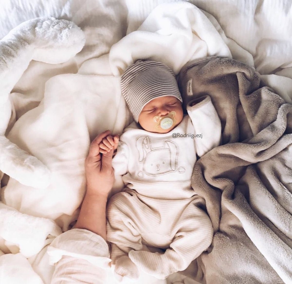 Малыши Новорожденные