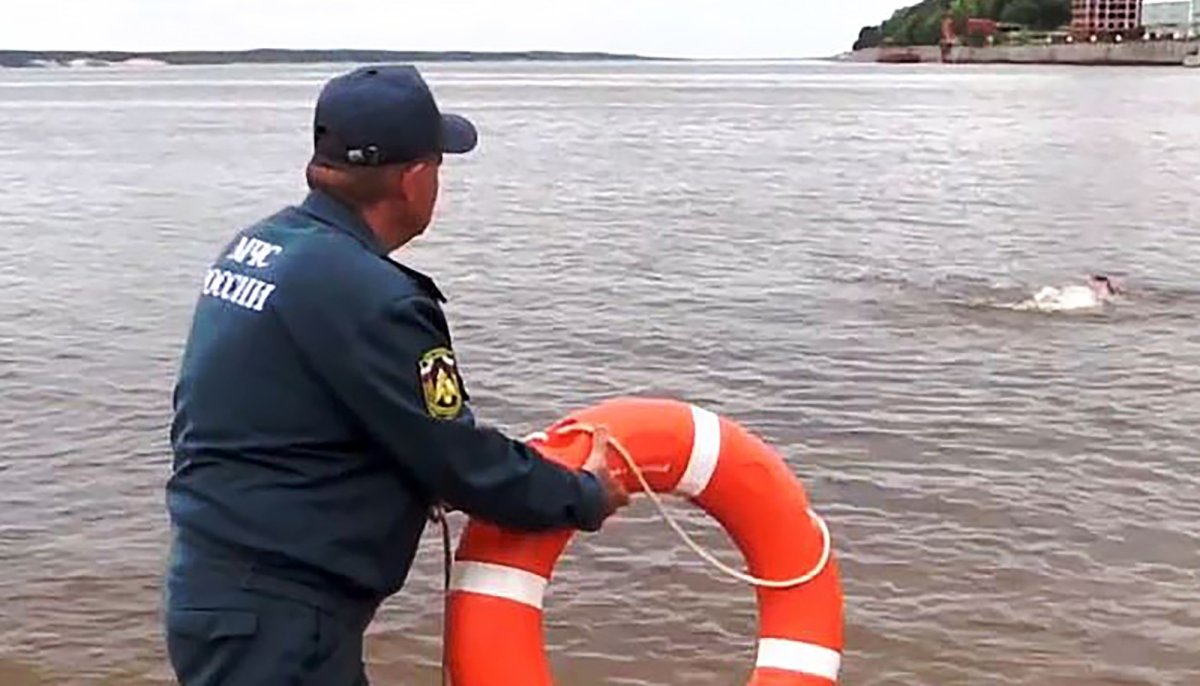 Спасение утопающего на воде