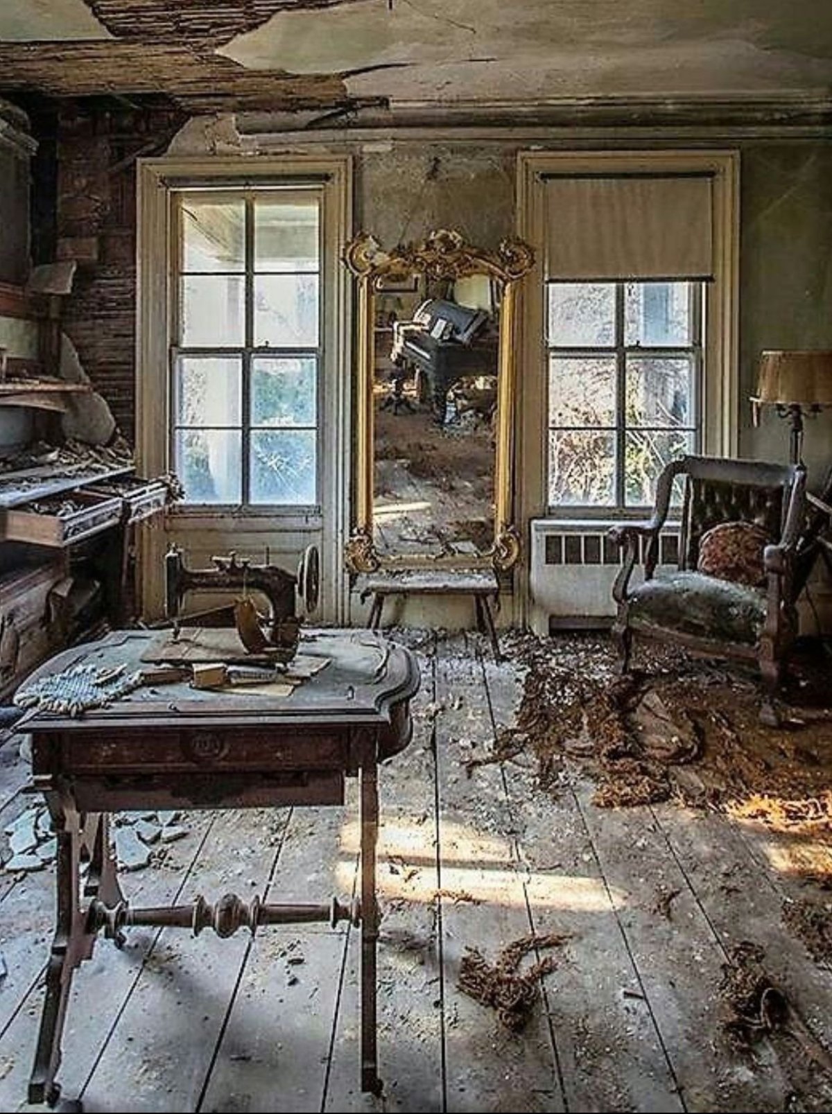 Заброшенный дом внутри
