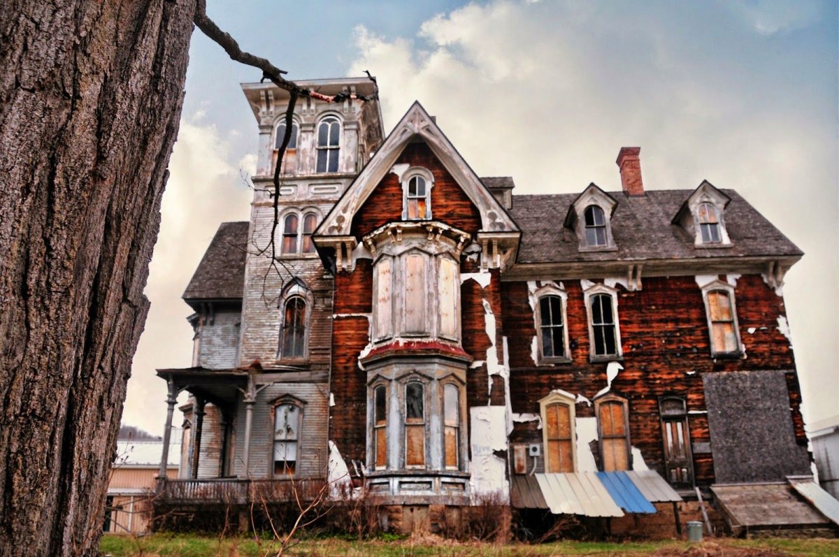 Coudersport Пенсильвания заброшенный Викторианский особняк