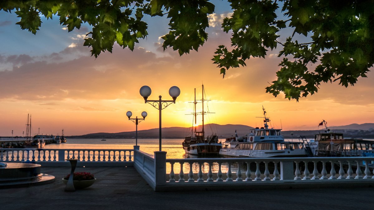 Вечерний Геленджик обзорная