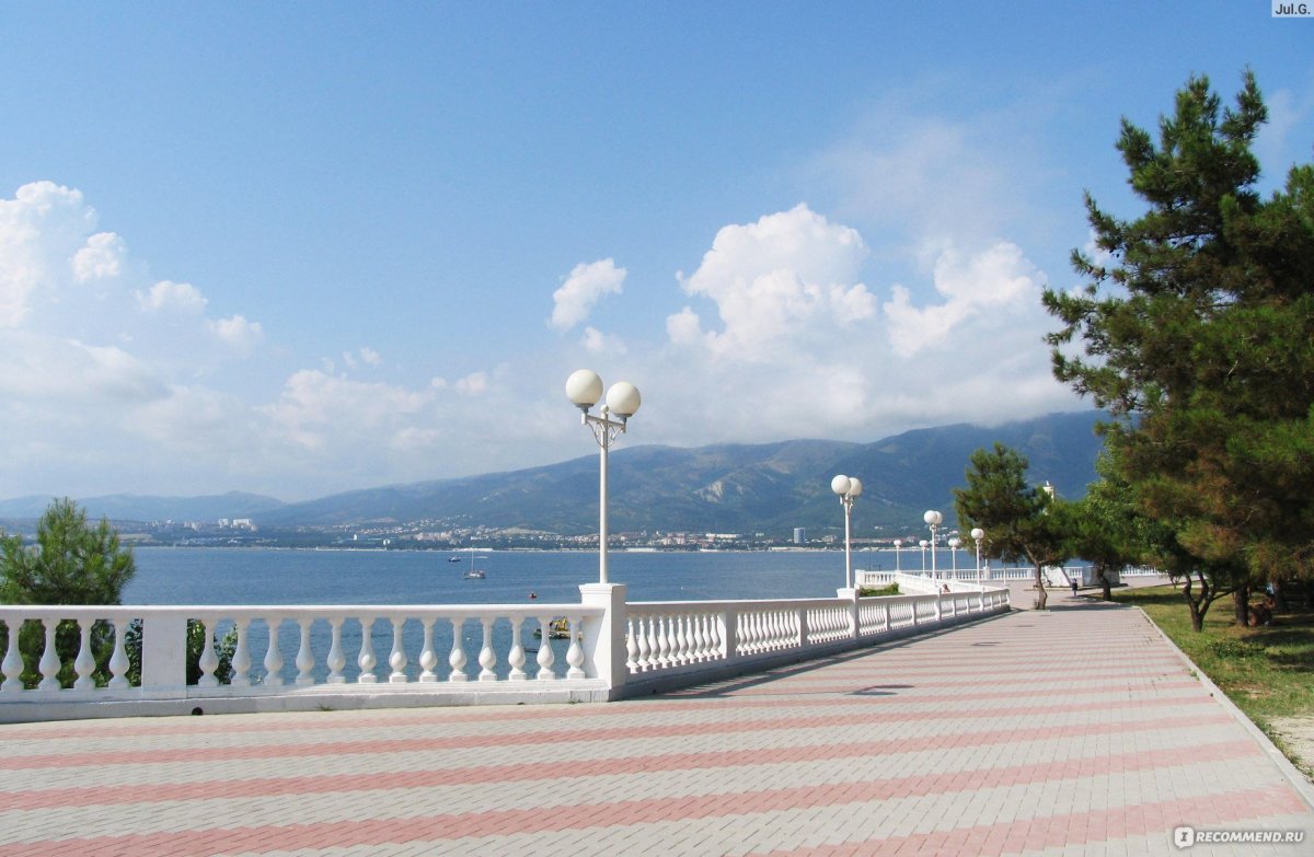 Геленджик море набережная