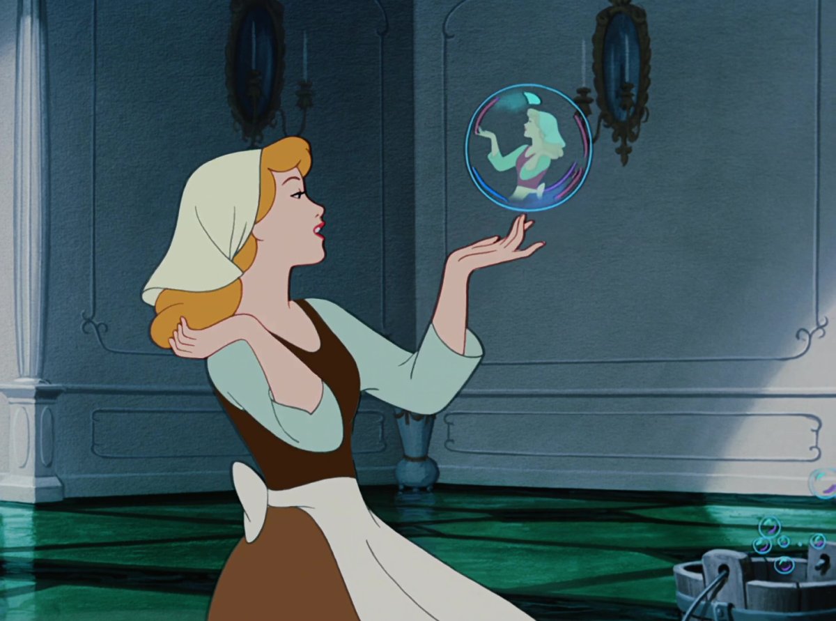 Золушка убирается