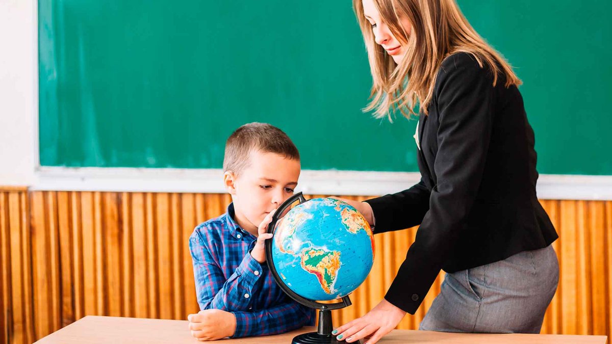 Учитель и дети иллюстрация