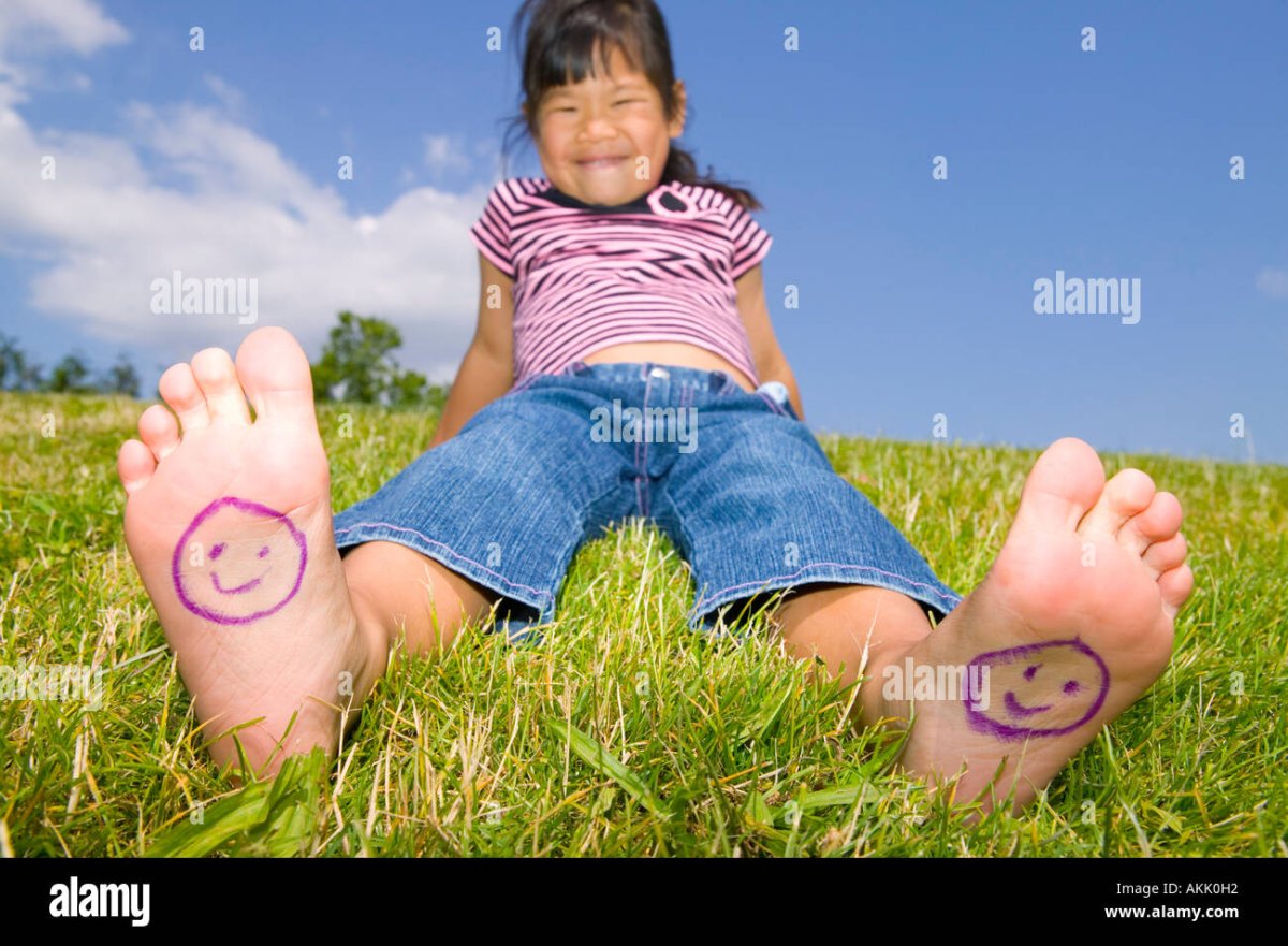 Поделись улыбкою своей и она