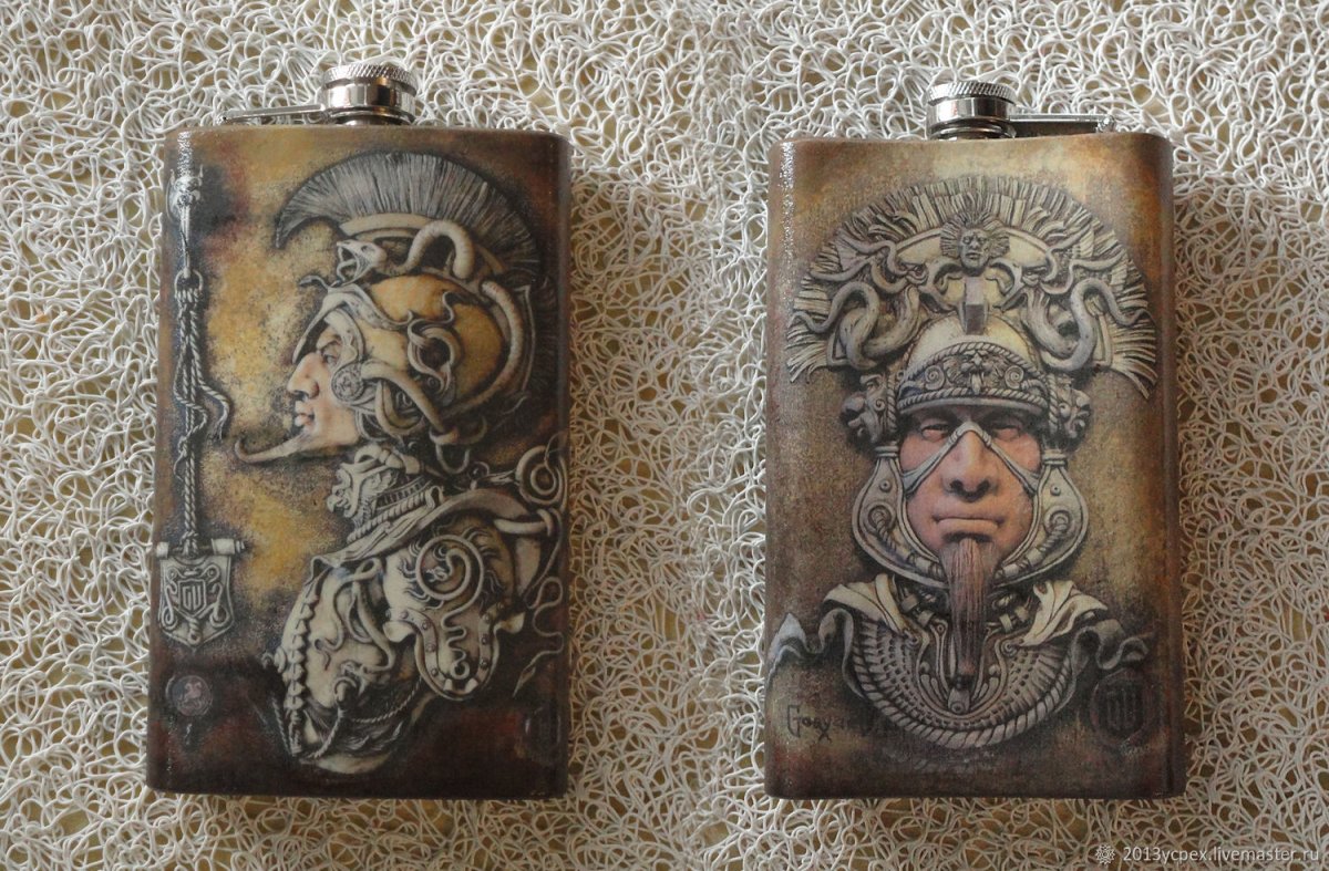 Фляжка на прозрачном фоне