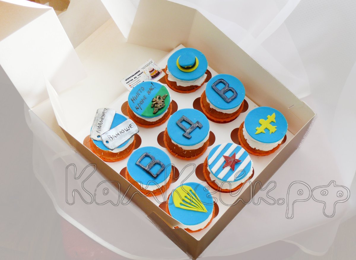 Капкейки с дорожными знаками