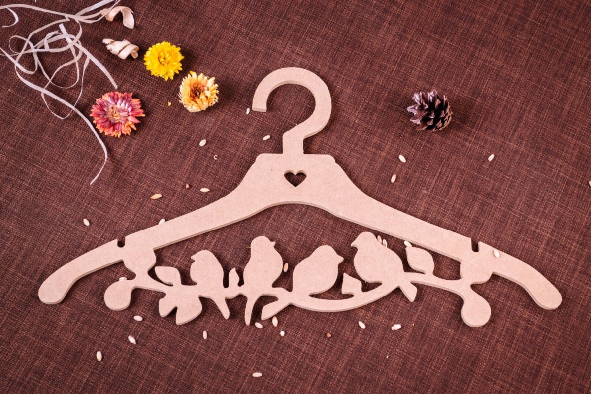Красивые вешалки для одежды