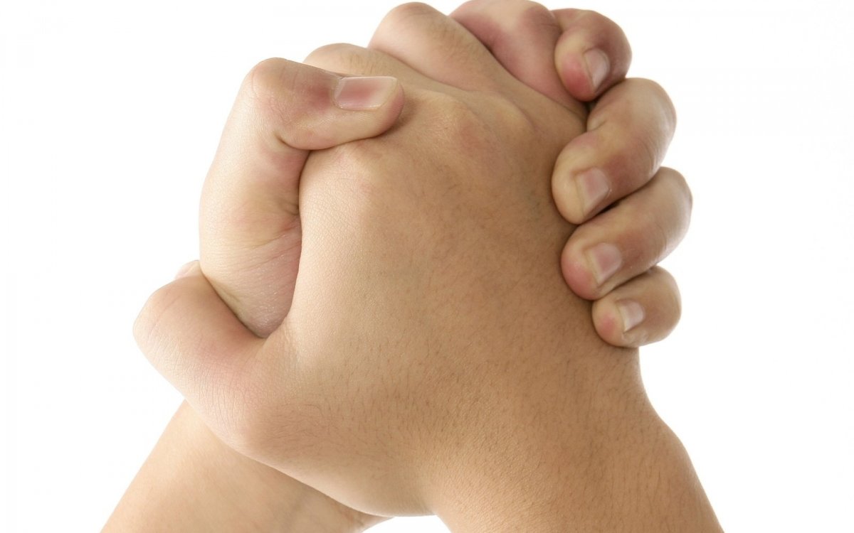 Сомкнутые ладони