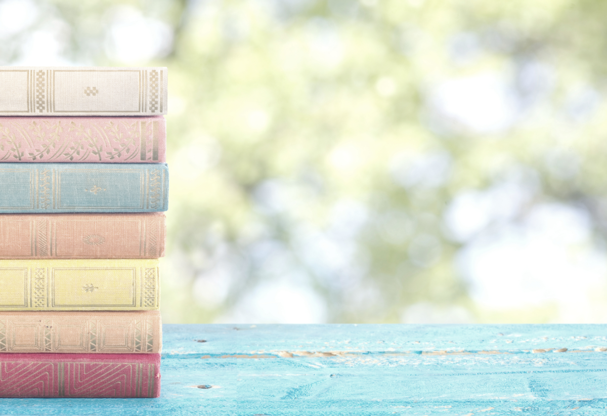 Книги на ярком фоне