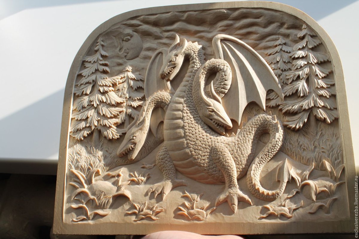 Дракон горельеф