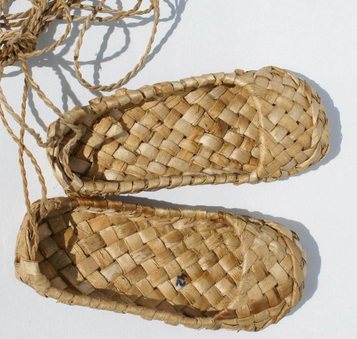 Лапти сбоку