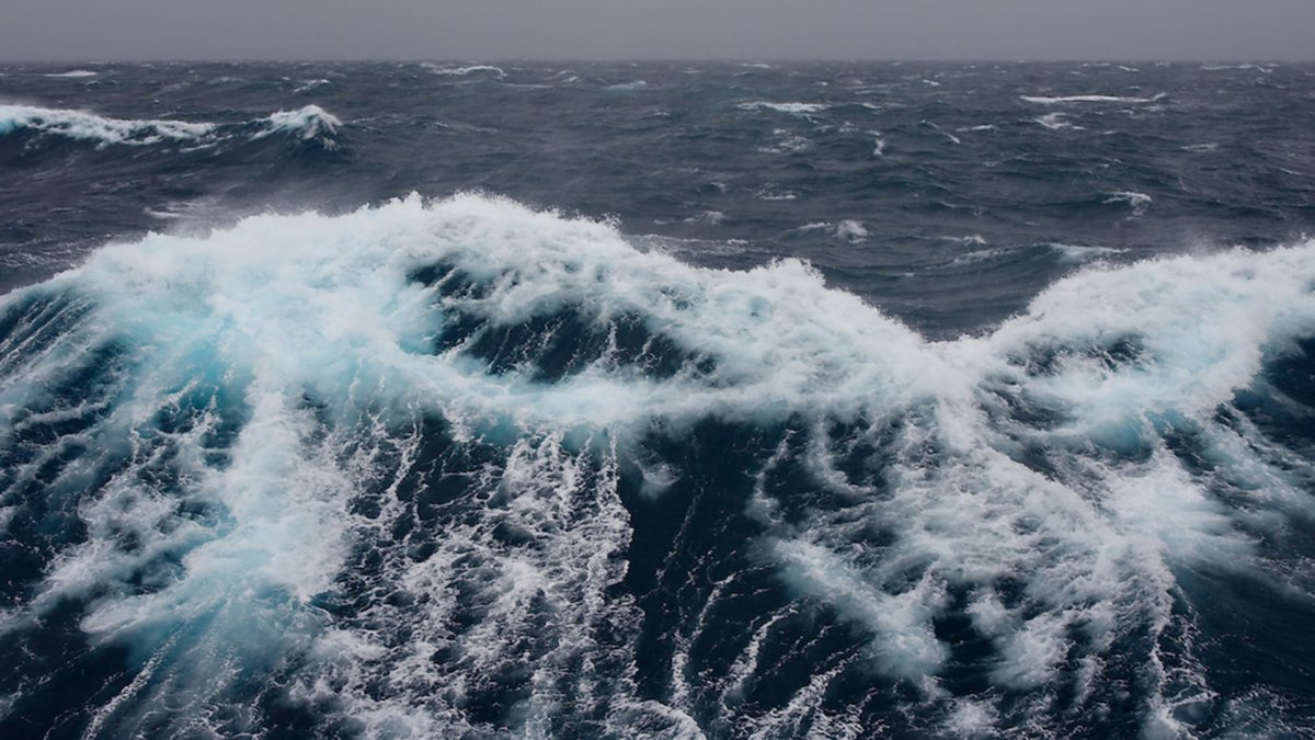 Южный океан шторм