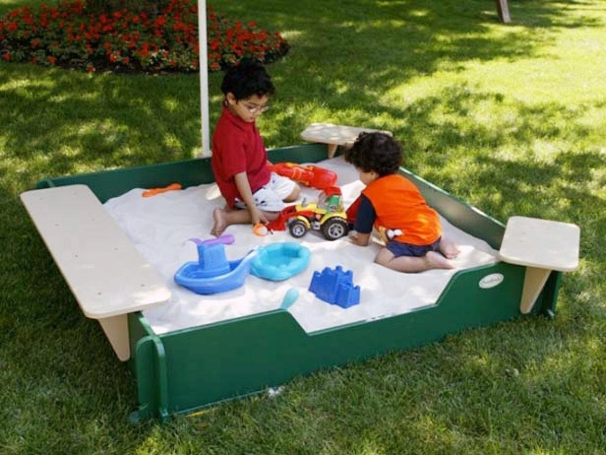 Песочница в садике