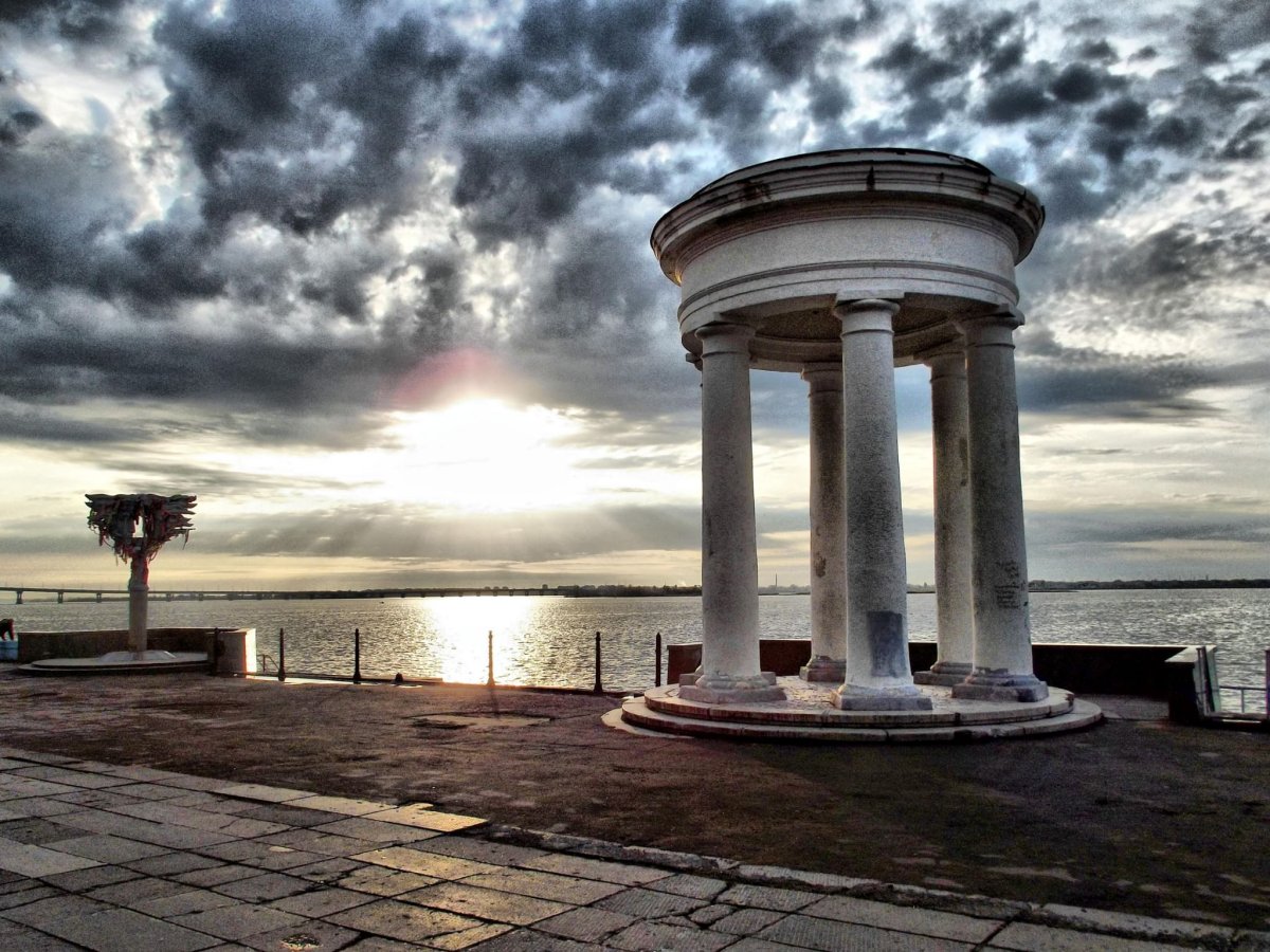 Ротонда Саратов набережная