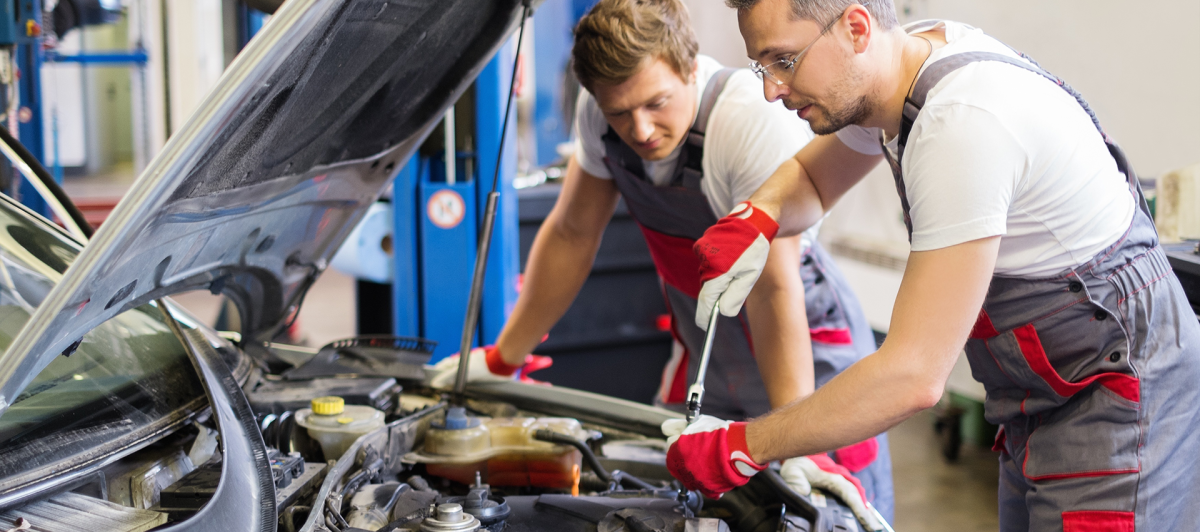 Красный автомобиль сервис