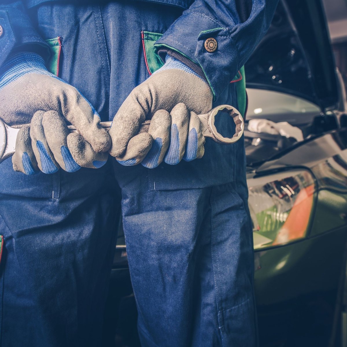 Машина в автосервисе