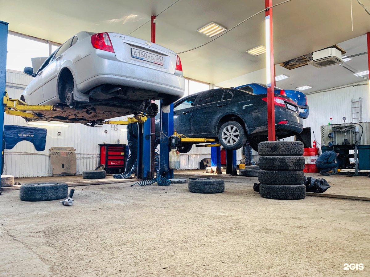 Митсубиси Лансер Эво в гараже