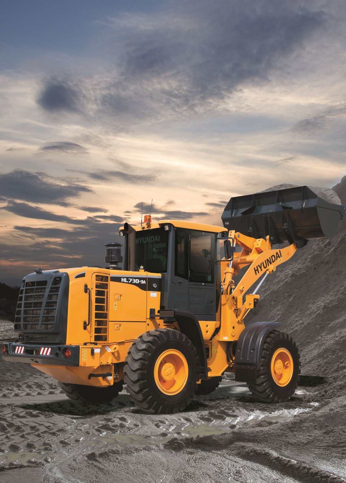 Фронтальный погрузчик lw300