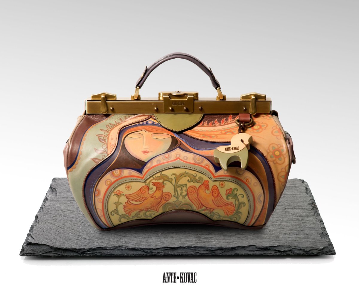 Трендовые сумки саквояж