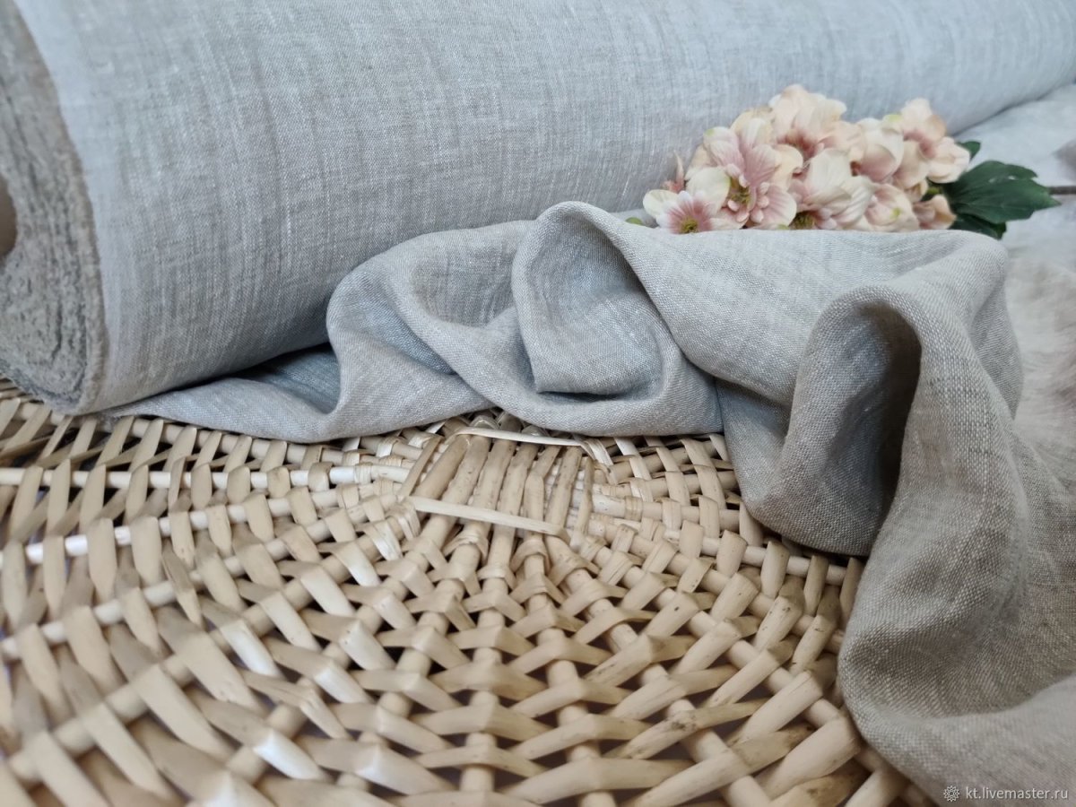 Лен многолетний на белом фоне